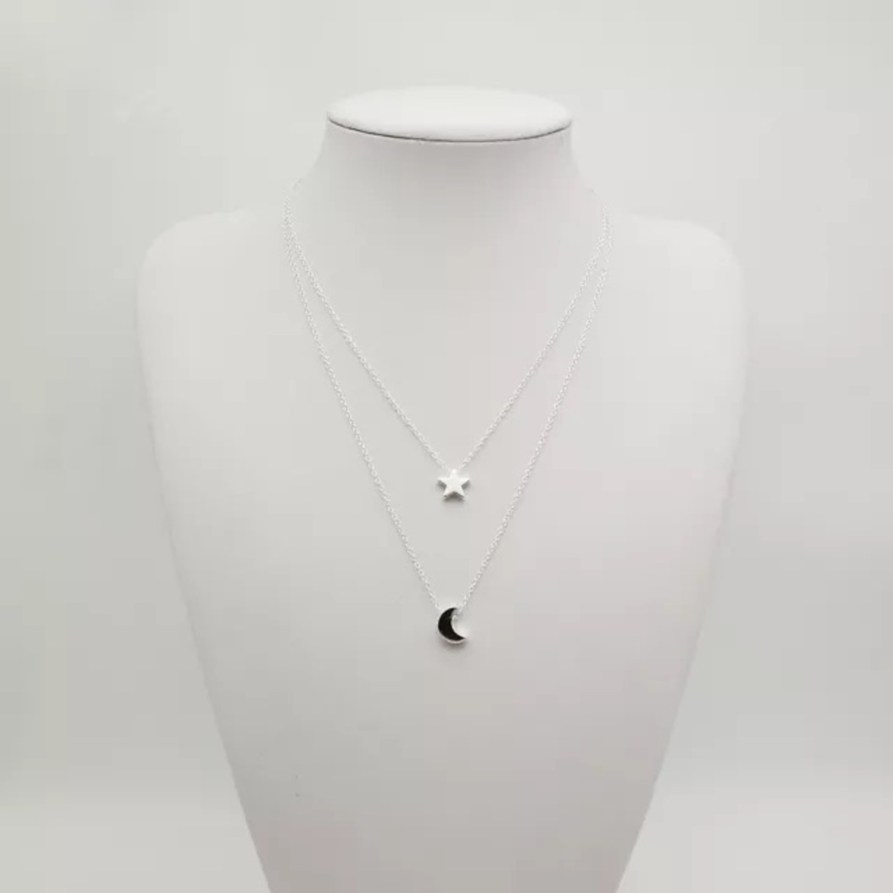 🆕 Layered Moon Star Charm Necklace - Picture 4 of 4